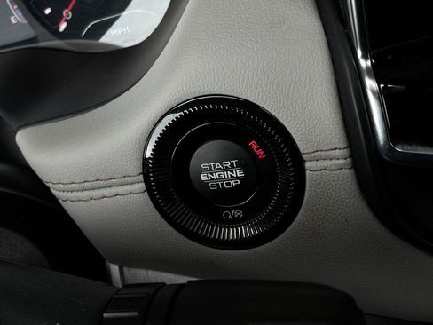 Used 2025 Jeep Compass Limited AWD/4WD image 29