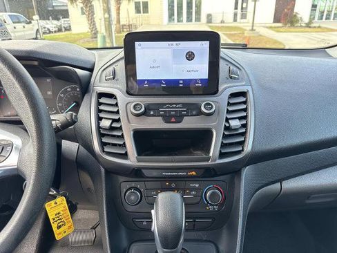 Certified 2021 Ford Transit Connect XLT image 25