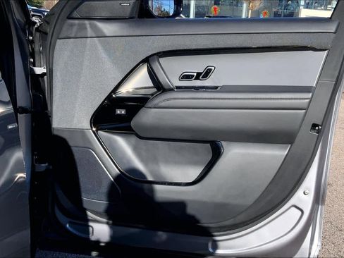 Used 2023 Land Rover Range Rover Sport SE image 21