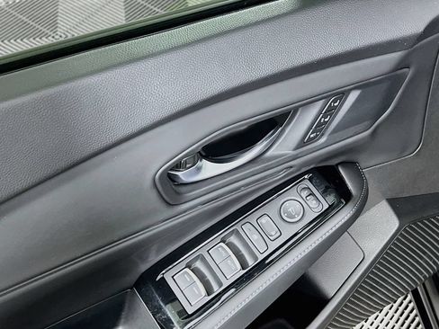 Used 2025 Honda Accord Touring image 16