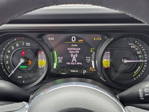Used 2025 Jeep Wrangler Unlimited Sahara AWD/4WD image 24