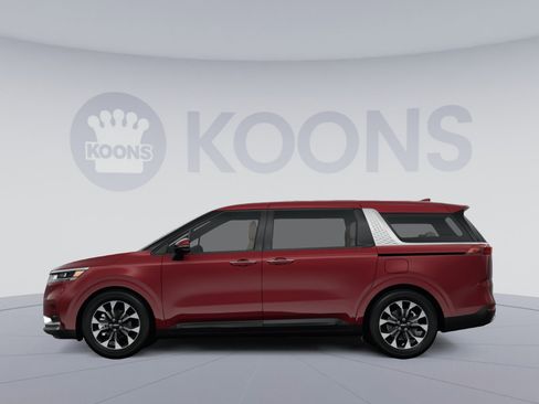 Used 2024 Kia Carnival EX FWD image 2