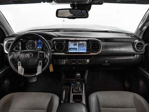Used 2020 Toyota Tacoma SR5 RWD image 15