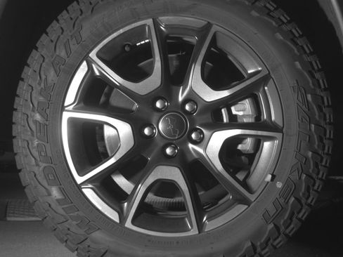 Used 2025 Jeep Compass Trailhawk image 13