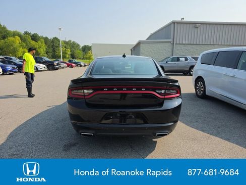 Used 2016 Dodge Charger R/T w/ Blacktop Package RWD image 4