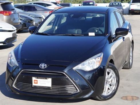Used 2018 Toyota Yaris iA image 3