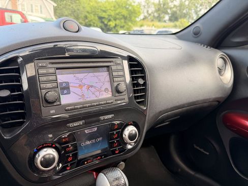 Used 2013 Nissan Juke SL FWD image 22