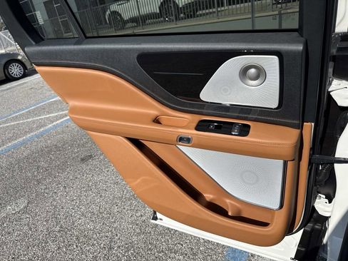 New 2026 Lincoln Aviator Black Label w/ Dynamic Handling Package image 13