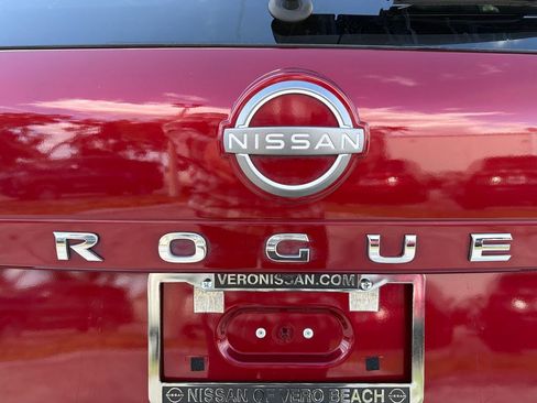 Used 2023 Nissan Rogue SV FWD image 10