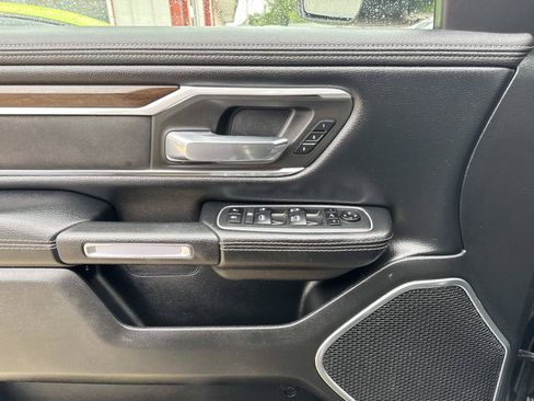 Used 2021 RAM 1500 Laramie AWD/4WD image 19