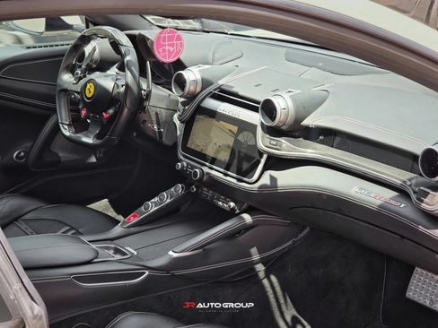 Used 2018 Ferrari GTC4Lusso T RWD image 19