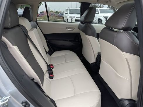 Used 2024 Toyota Corolla Cross XLE w/ Convenience Package FWD image 32