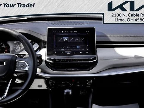 Used 2025 Jeep Compass Limited AWD/4WD image 10