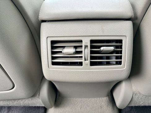 Used 2011 Toyota Camry LE image 23