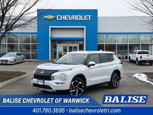 Used 2024 Mitsubishi Outlander AWD image 1