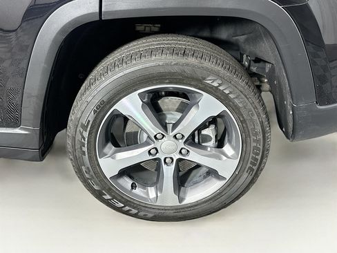Used 2023 Jeep Grand Cherokee 4WD 4xe w/ Luxury Tech Group II image 11