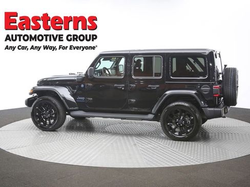 Used 2025 Jeep Wrangler Unlimited Sahara AWD/4WD image 57