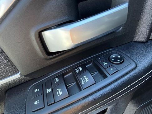 Used 2019 RAM 2500 Big Horn w/ Black Appearance Package AWD/4WD image 11