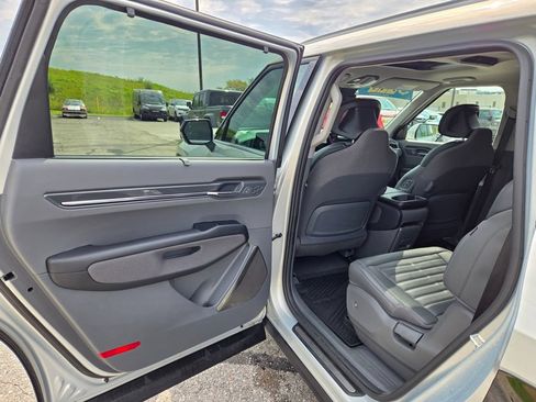 Used 2026 Kia EV9 Land AWD/4WD image 25