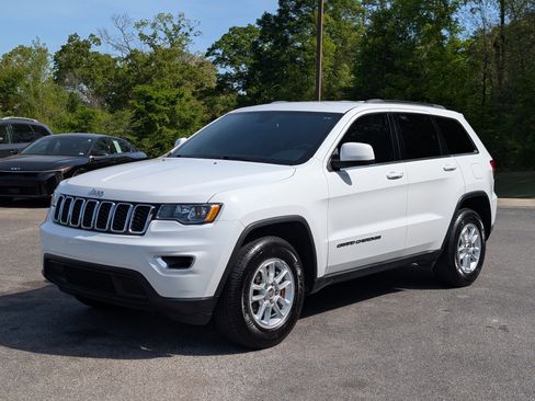 Used 2019 Jeep Grand Cherokee Laredo image 5