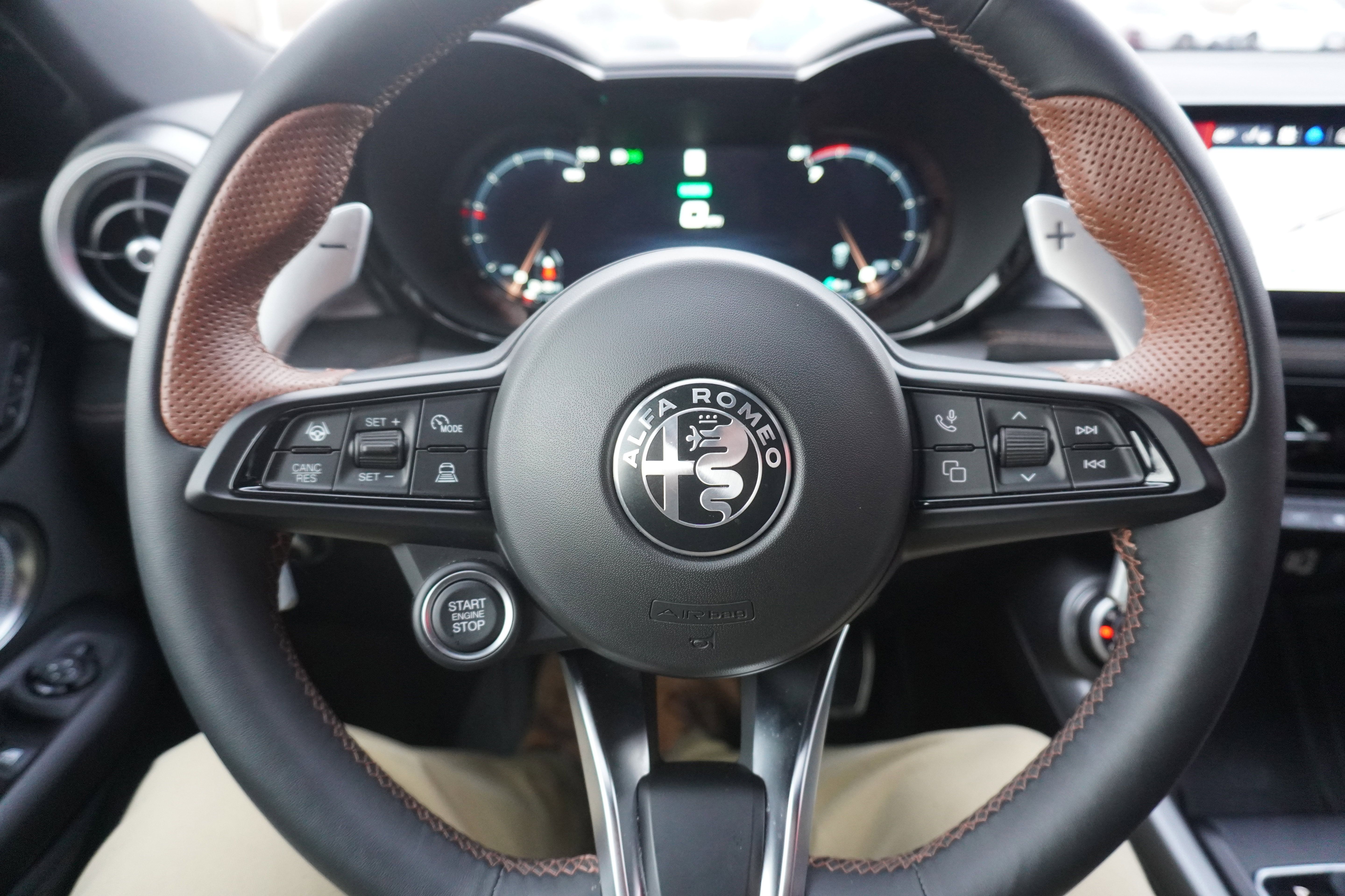 New 2025 Alfa Romeo Tonale AWD/4WD image 19