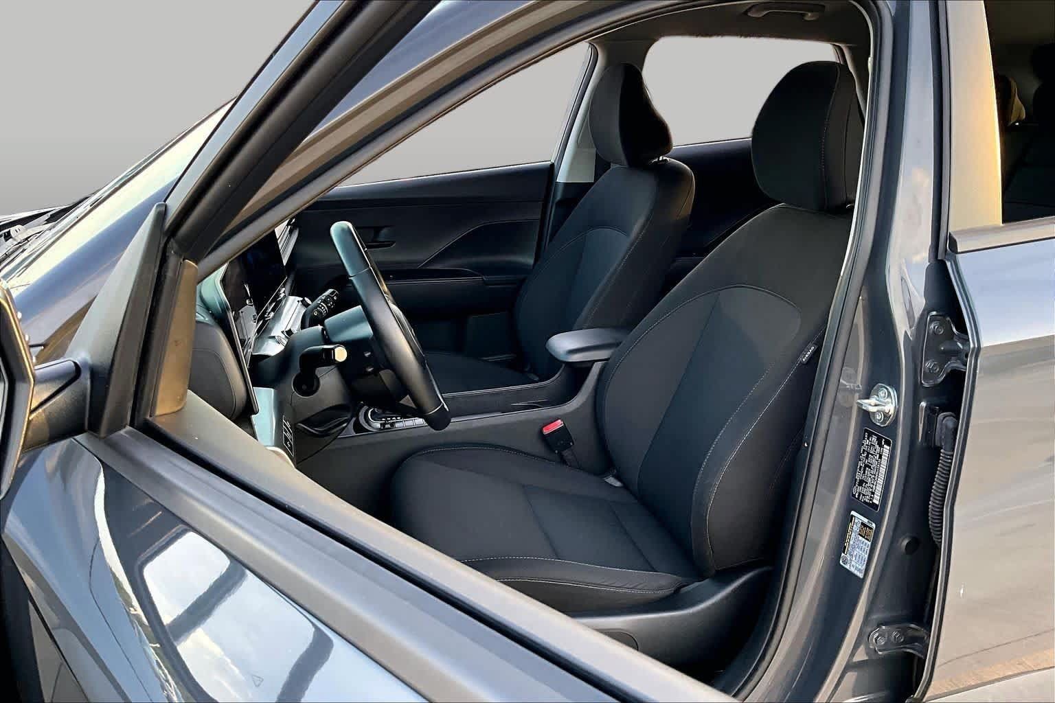 Certified 2024 Hyundai Kona SEL AWD/4WD image 8