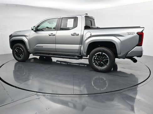 Used 2024 Toyota Tacoma TRD Sport w/ TRD Sport Upgrade Package AWD/4WD image 5