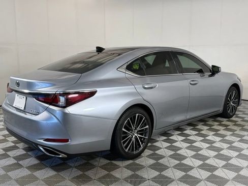 Used 2024 Lexus ES 350 w/ Premium Package FWD image 9