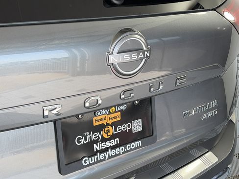 Certified 2023 Nissan Rogue Platinum w/ Platinum Premium Package AWD/4WD image 16