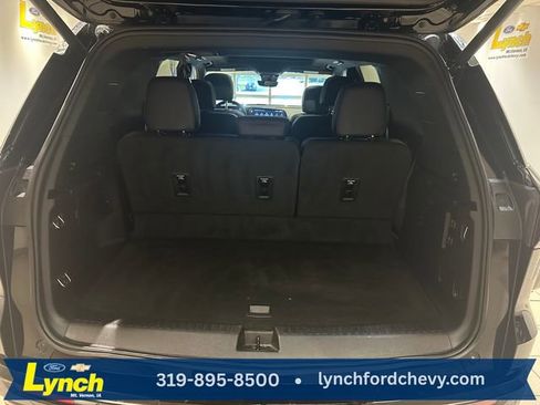 Used 2025 Chevrolet Traverse RS w/ LPO, Floor Liner Package AWD/4WD image 25