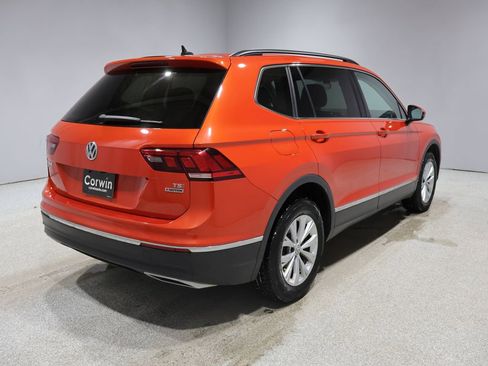 Used 2018 Volkswagen Tiguan SE image 2