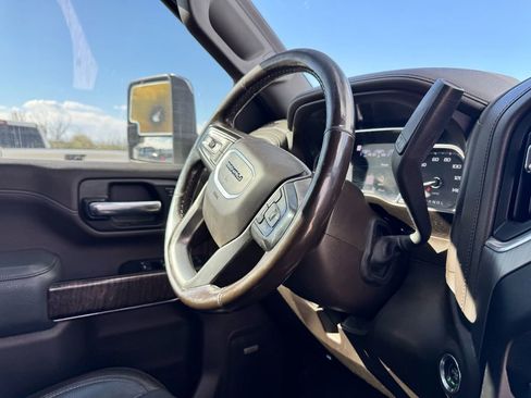 Used 2020 GMC Sierra 3500 Denali w/ Denali Ultimate Package AWD/4WD image 18
