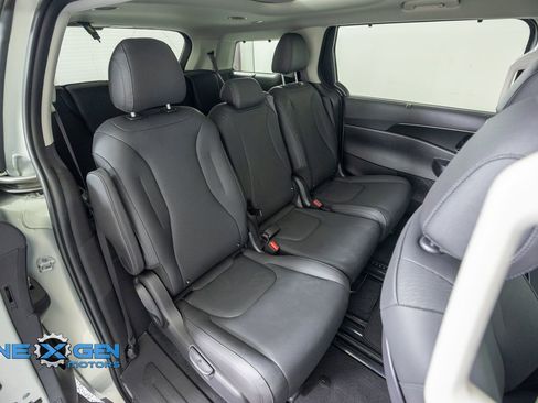 Used 2026 Kia Carnival SX Prestige FWD image 39
