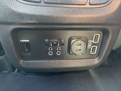 Used 2019 Honda Pilot Touring image 22