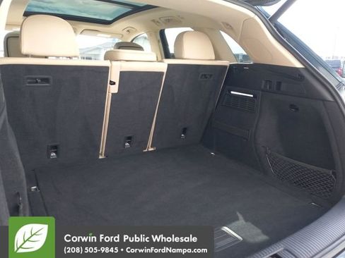 Used 2018 Audi Q5 2.0T w/ Premium Plus Package image 29