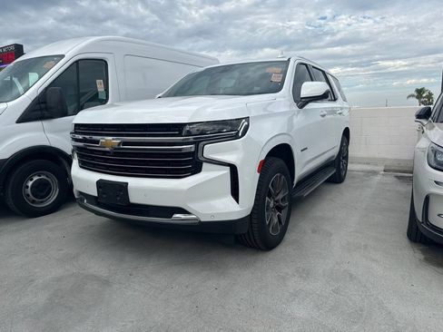 Used 2021 Chevrolet Tahoe LT w/ LT Signature Package RWD image 3