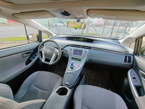 Used 2013 Toyota Prius Three w/ Solar Roof Pkg FWD image 31