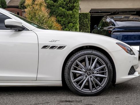 Used 2023 Maserati Quattroporte GT RWD image 11