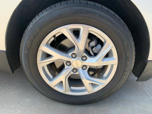 Used 2020 Chevrolet Equinox LT w/ LPO, Blackout Package image 11