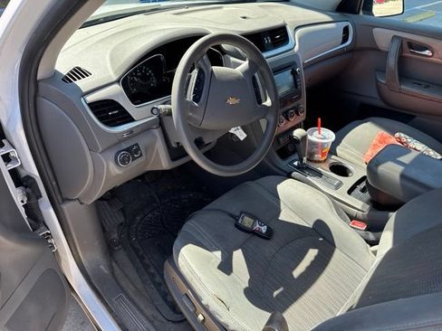 Used 2017 Chevrolet Traverse LS FWD image 7
