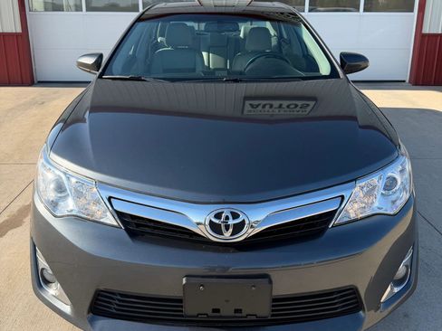 Used 2012 Toyota Camry XLE FWD image 2