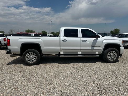 Used 2018 GMC Sierra 3500 Denali w/ Duramax Plus Package AWD/4WD image 12