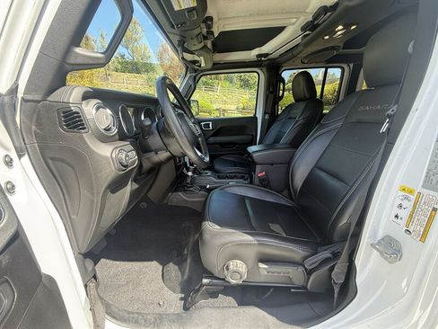 Used 2019 Jeep Wrangler Unlimited Sahara AWD/4WD image 15