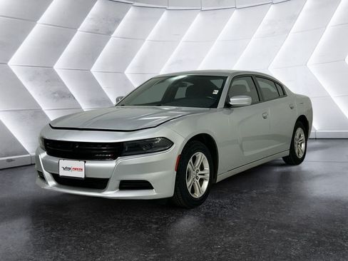Used 2022 Dodge Charger SXT RWD image 3