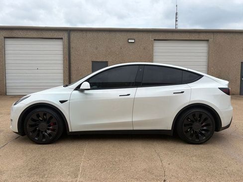 Used 2022 Tesla Model Y Performance AWD/4WD image 3