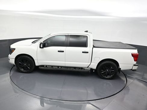 Used 2023 Nissan Titan SV w/ SV Convenience Package image 17