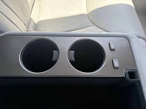 Used 2005 Lexus LS 430 RWD image 17