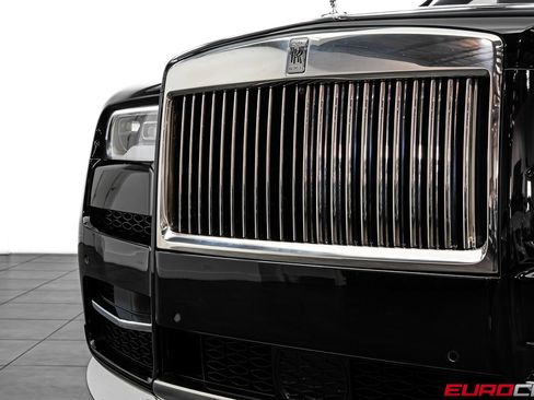 Used 2023 Rolls-Royce Cullinan AWD/4WD image 13
