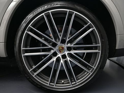 Used 2022 Porsche Cayenne Turbo S image 26