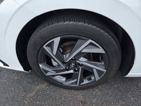 Used 2025 Hyundai Elantra Sport FWD image 43